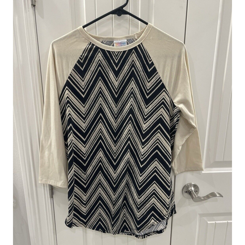 LuLaRoe Randy Top M • Multicolor 3/4 Sleeve Crew Neck Knit Casual Tee